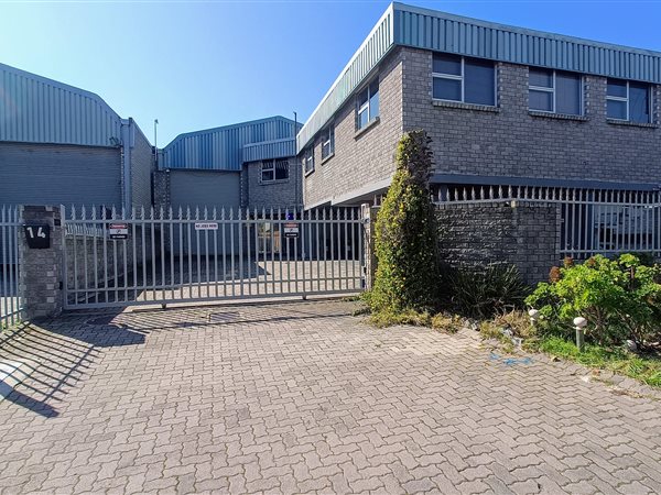 971  m² Industrial space