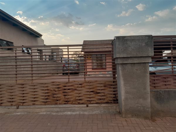 2 Bedroom House 2 Bedroom House