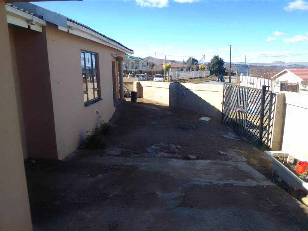 3 Bed House in Kokstad photo number 20