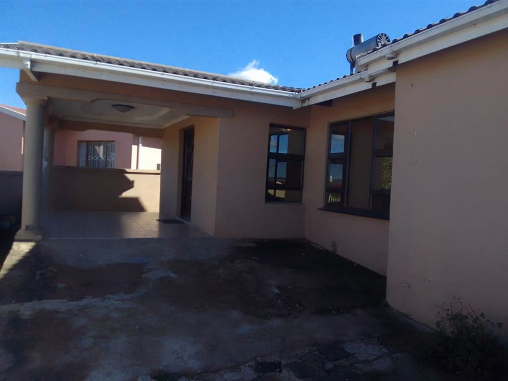 3 Bed House in Kokstad photo number 22