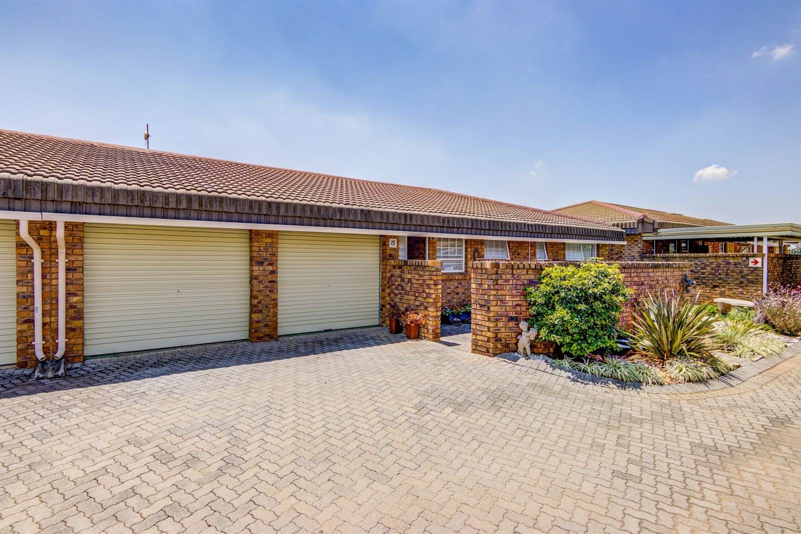 2 Bed Townhouse in Benoni AH photo number 22