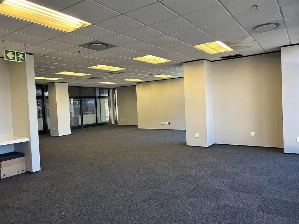 340  m² Office Space in Claremont photo number 8