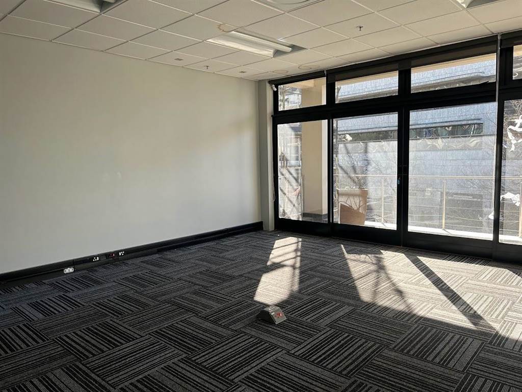 340  m² Office Space in Claremont photo number 21