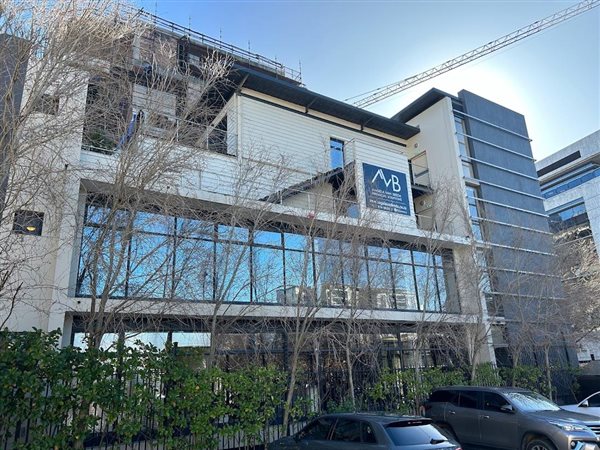 340  m² Office Space in Claremont