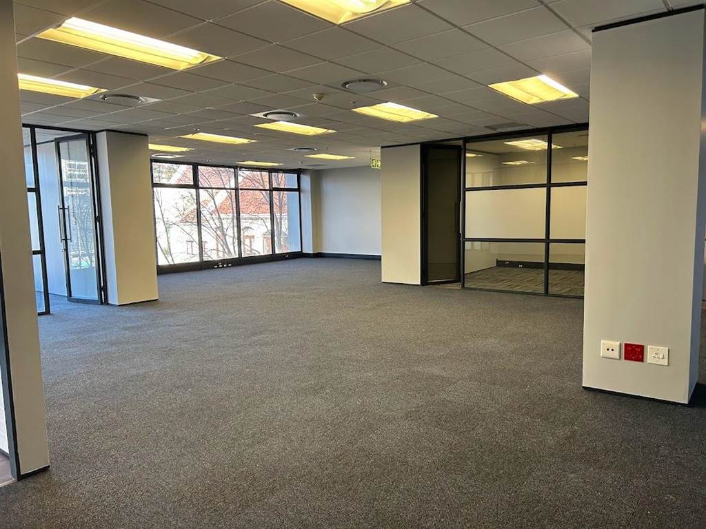 340  m² Office Space in Claremont photo number 13