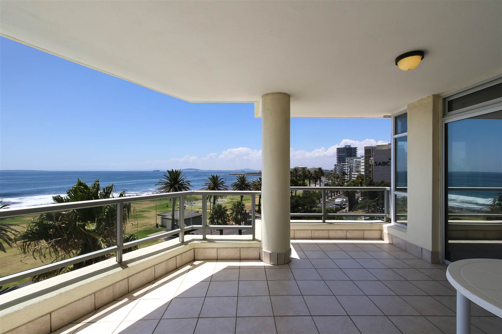 3 Bed Apartment in Sea Point photo number 8