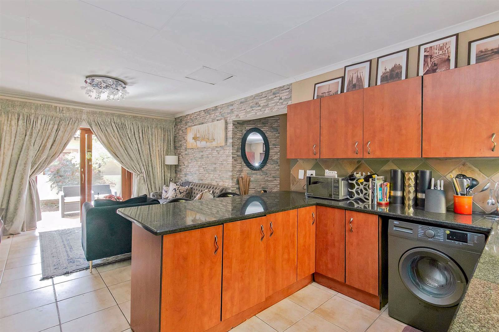 3 Bed Cluster in Bloubosrand photo number 6