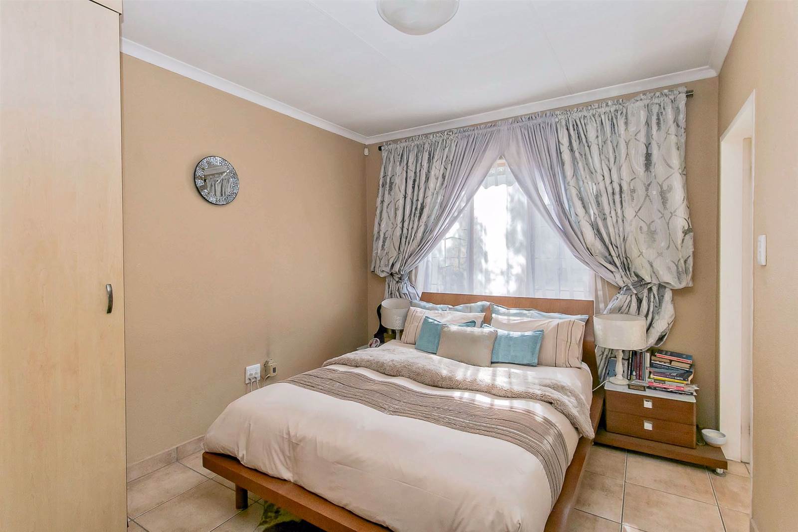 3 Bed Cluster in Bloubosrand photo number 12