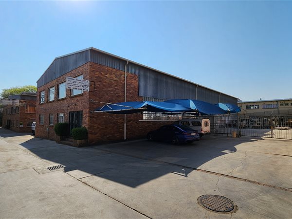 700  m² Industrial space