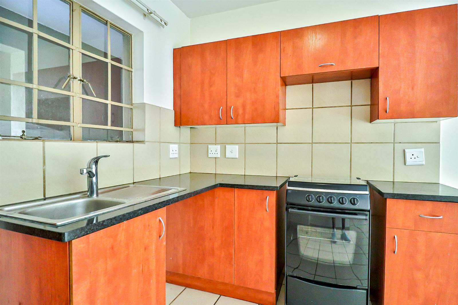 1 Bed Apartment in Benoni South photo number 2