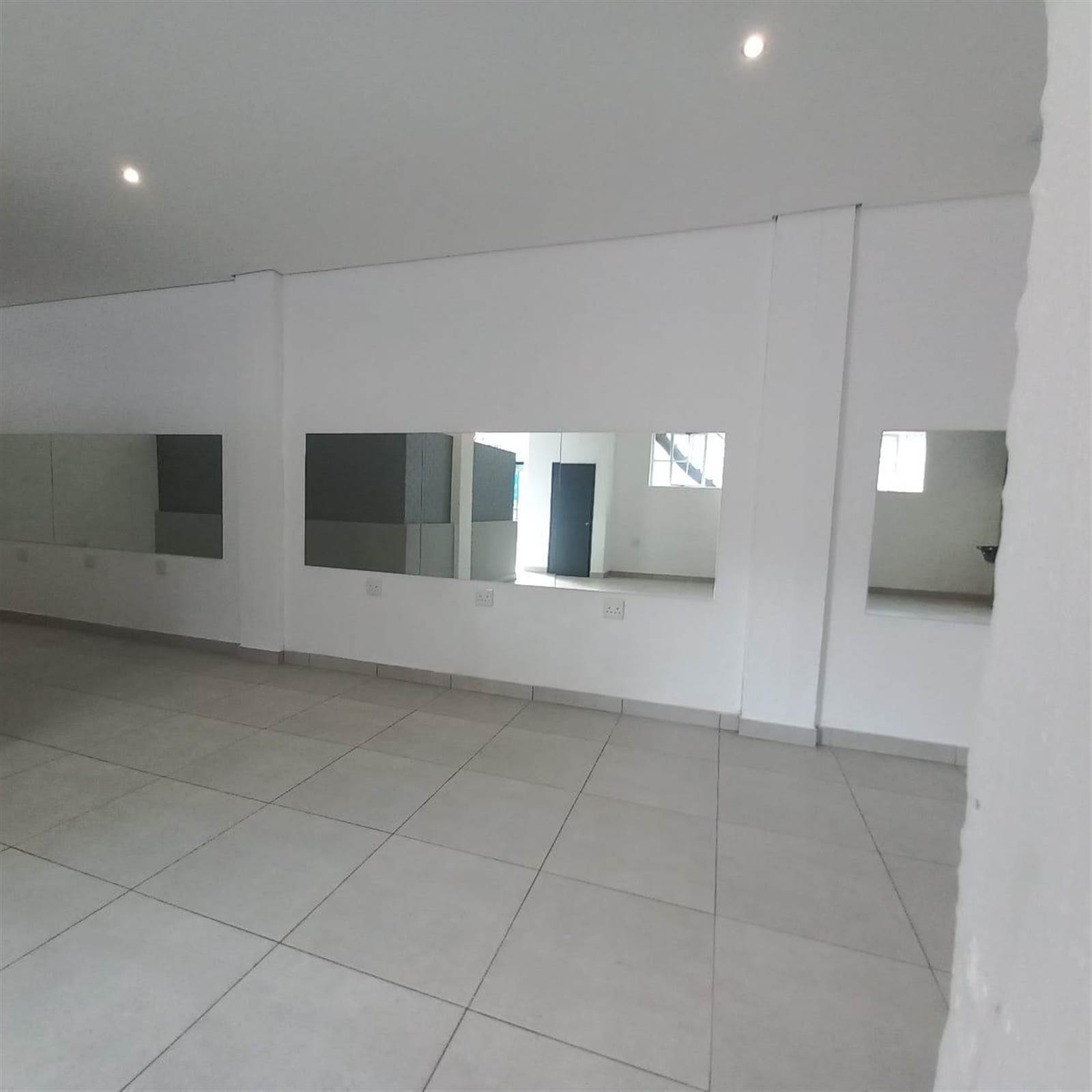 100  m² Commercial space in New Doornfontein photo number 10