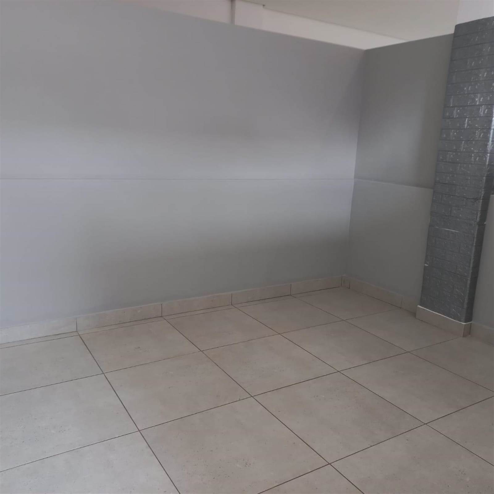 100  m² Commercial space in New Doornfontein photo number 12