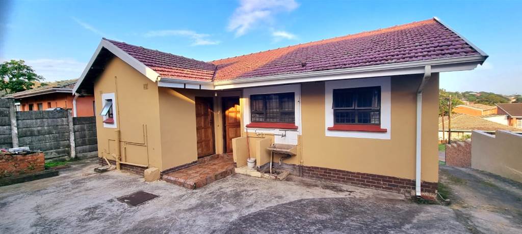 3 Bed House in Mobeni photo number 2