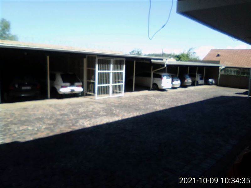 2 Bed Apartment in Kempton Park Ext 3 photo number 2