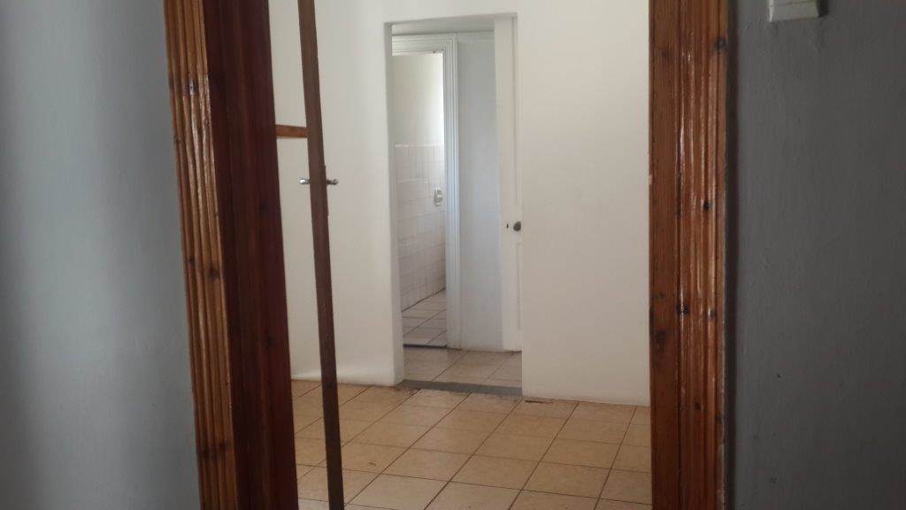 3 Bed House in Aliwal North photo number 14