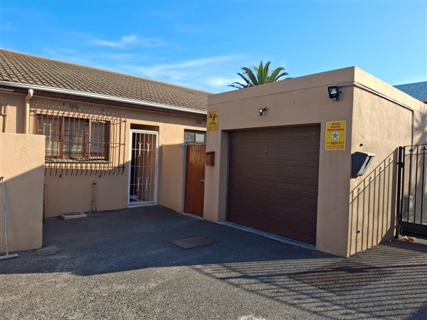 3 Bedroom Townhouse 3 Bedroom Townhouse