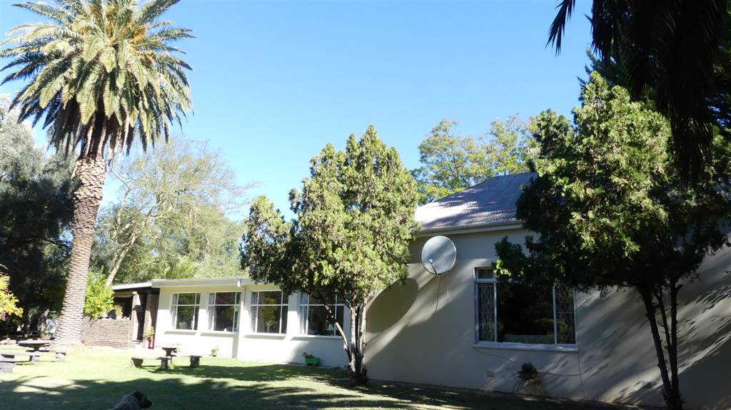 10 Bed House in Graaff Reinet photo number 27