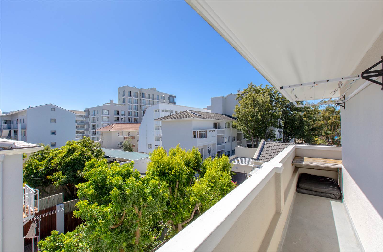 2 Bed Apartment in Green Point photo number 15