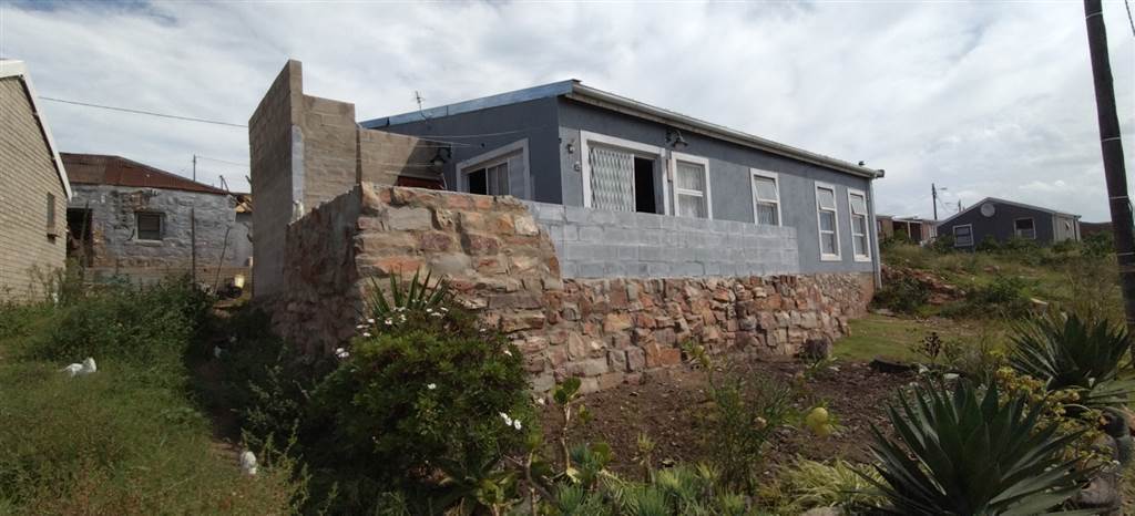 2 Bed House in Mossel Bay Central photo number 1