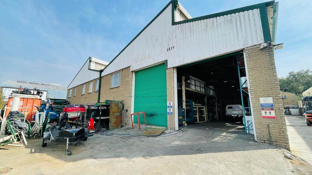 1900  m² Industrial space in Stormill photo number 1