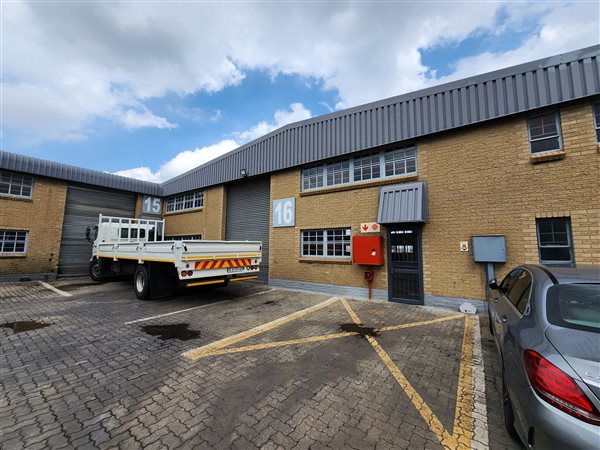 566 m² Industrial space 566 m² Industrial space
