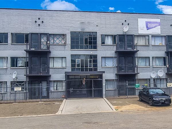 1 677  m² Commercial space