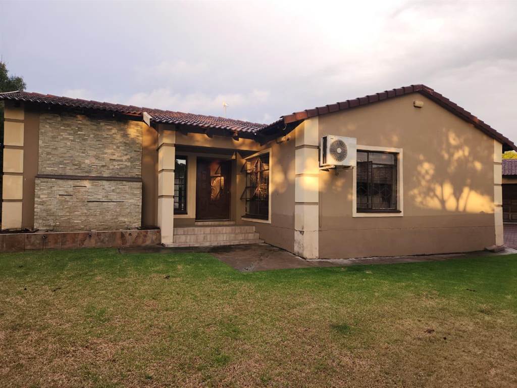 3 Bed House in Secunda photo number 19