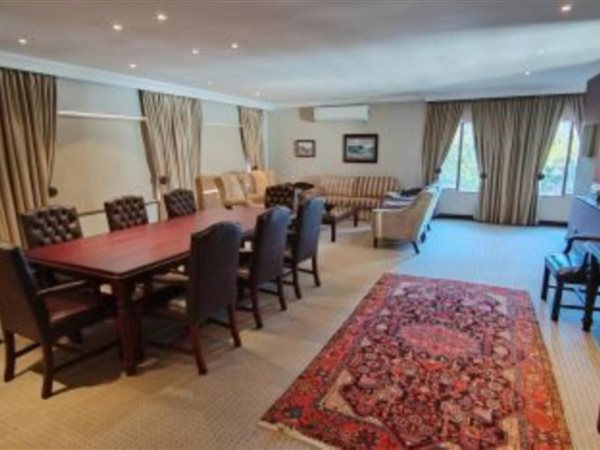 688 m² Office Space 688 m² Office Space