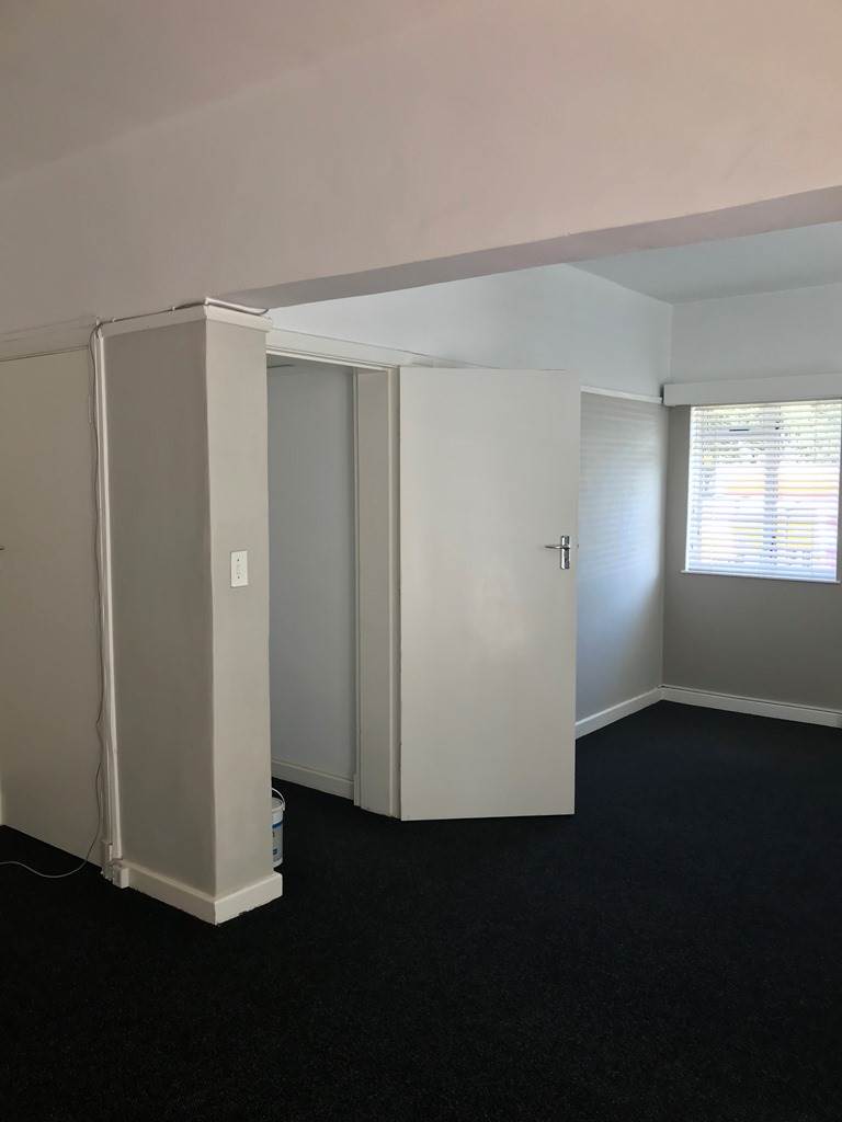 80  m² Office Space in Rondebosch photo number 9