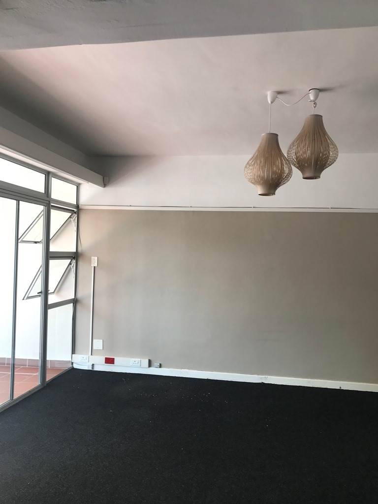 80  m² Office Space in Rondebosch photo number 5