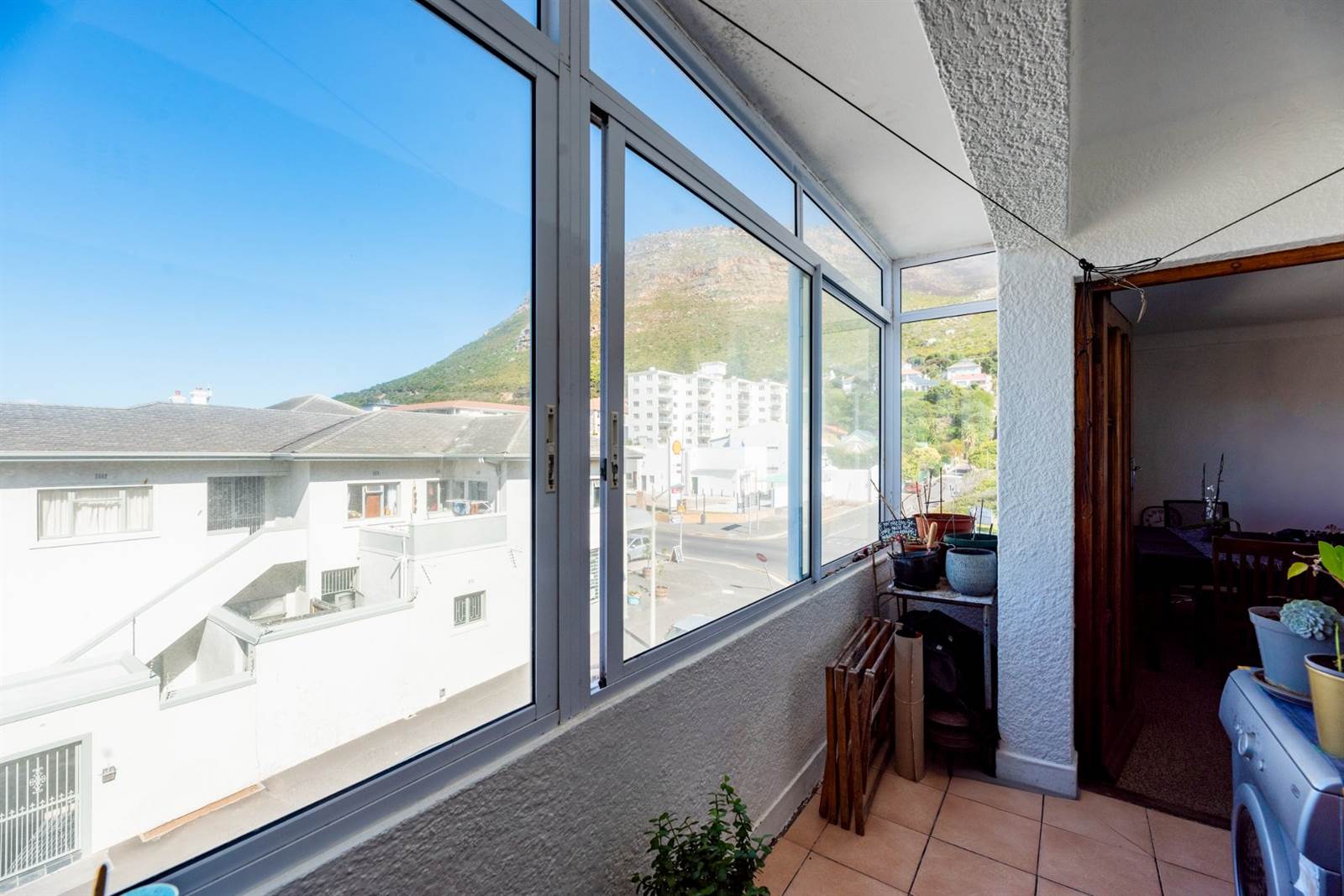 2 Bed Apartment in Muizenberg photo number 16