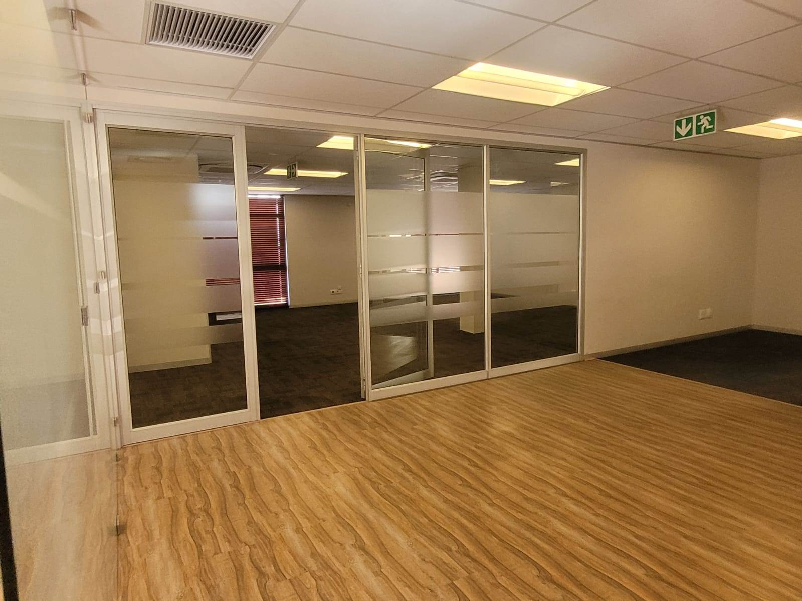 221  m² Commercial space in Glen Marais photo number 4