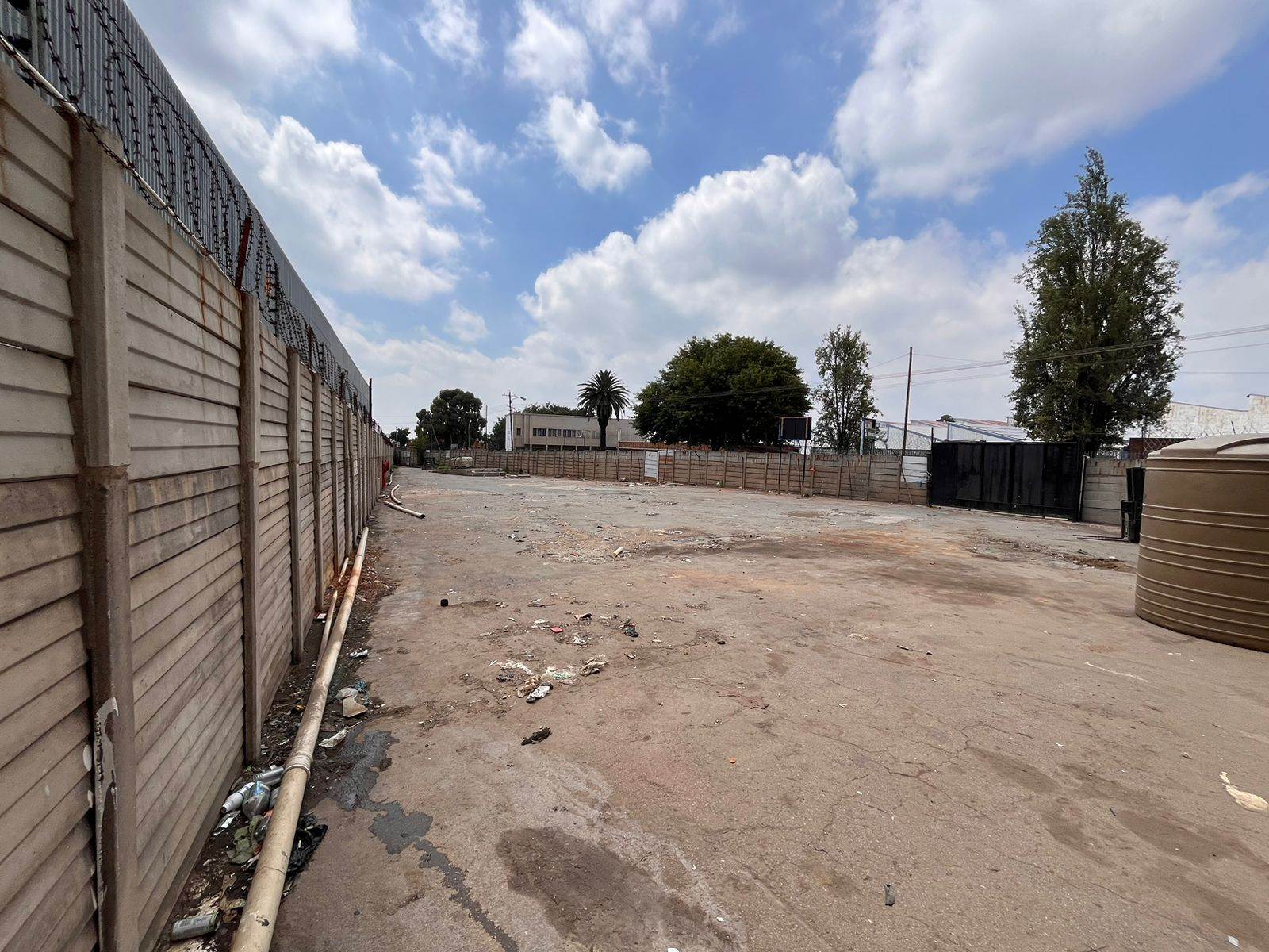 1100  m² Industrial space in Elandsfontein AH photo number 15