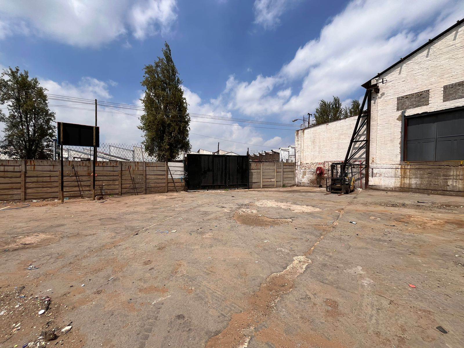 1100  m² Industrial space in Elandsfontein AH photo number 17