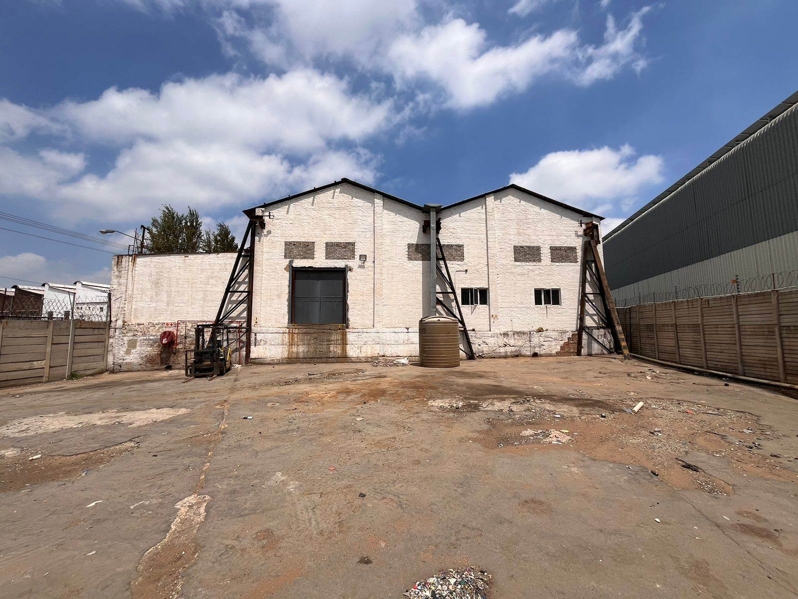 1100  m² Industrial space in Elandsfontein AH photo number 16
