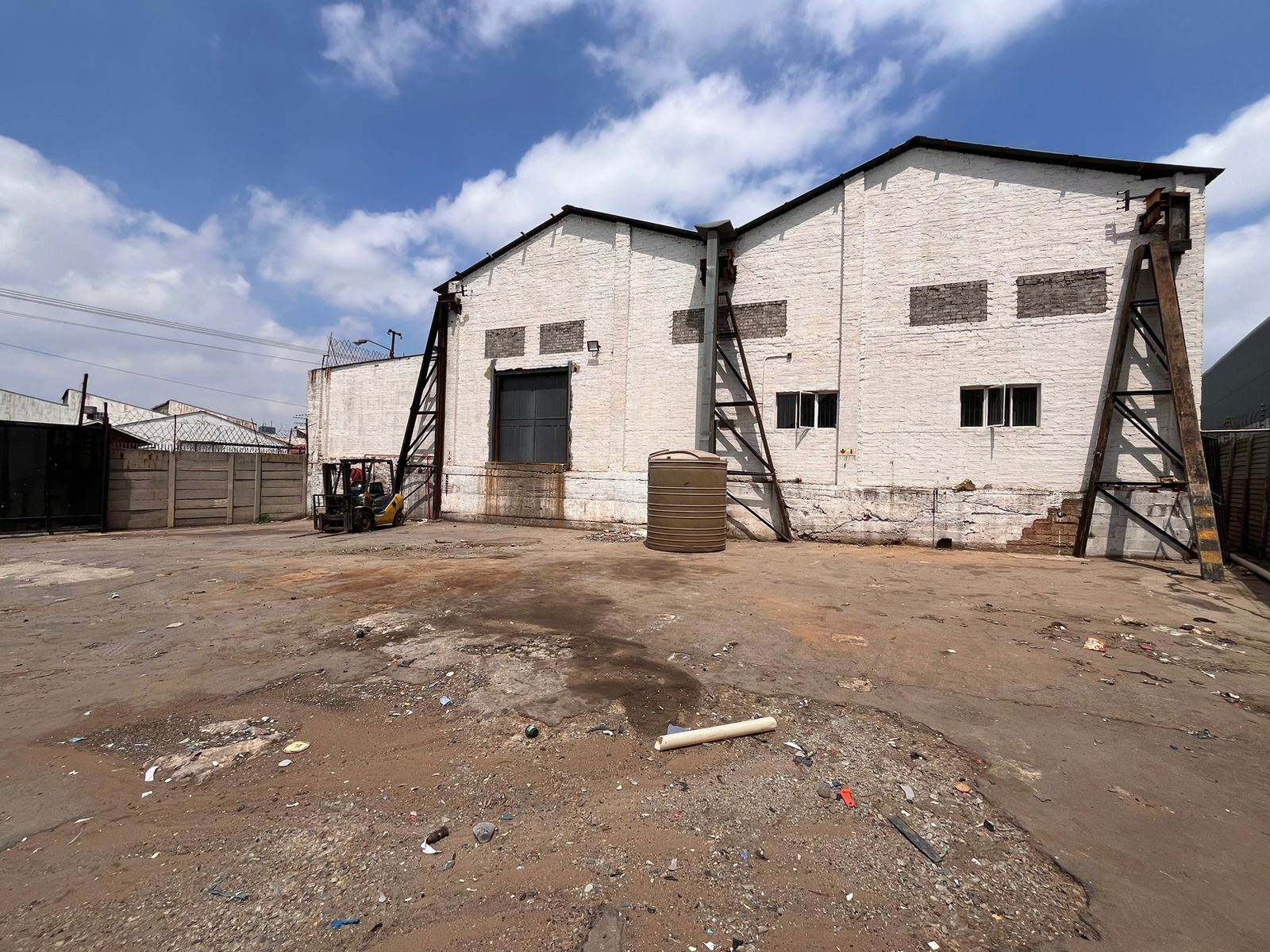 1100  m² Industrial space in Elandsfontein AH photo number 18