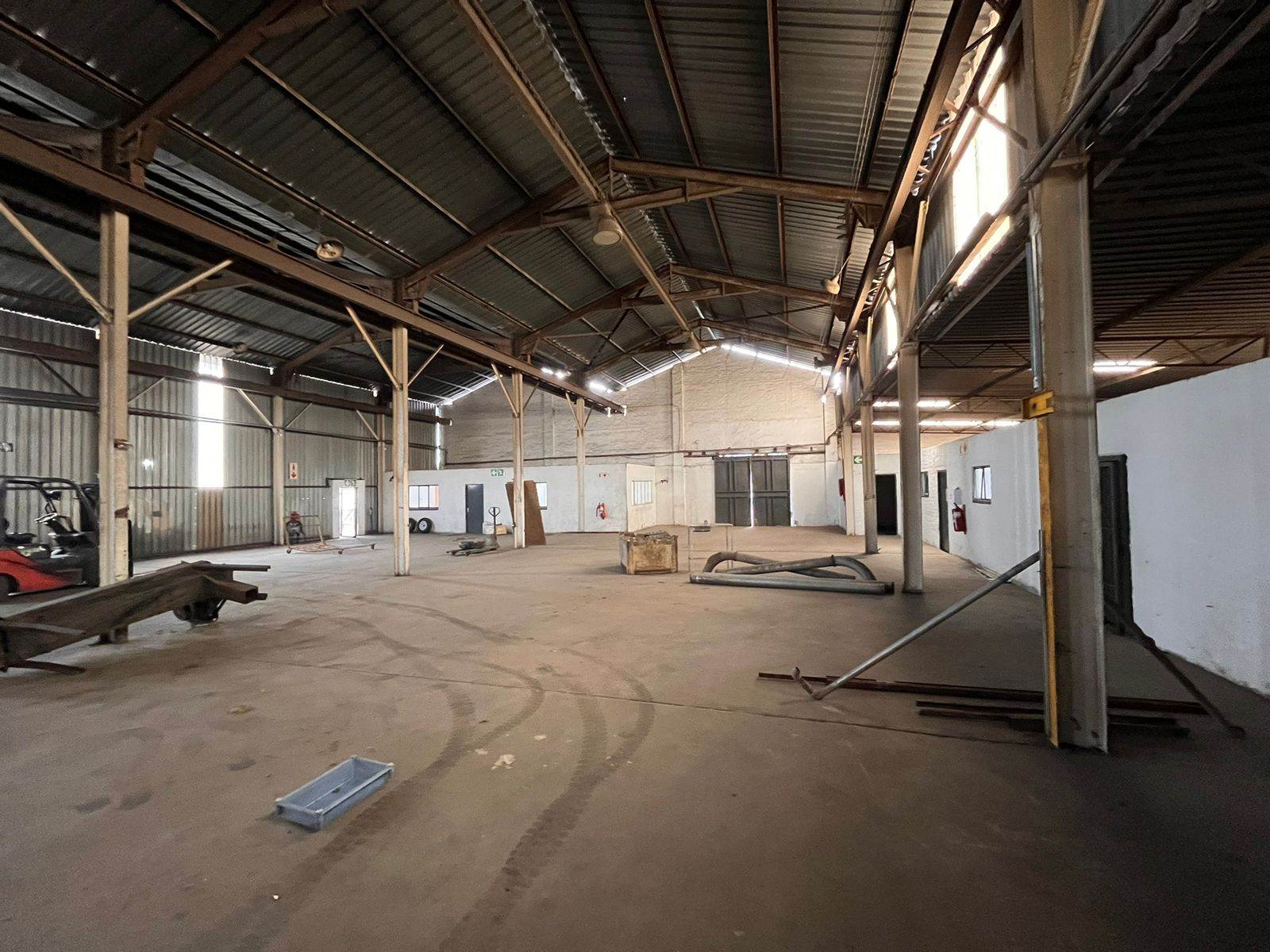 1100  m² Industrial space in Elandsfontein AH photo number 1
