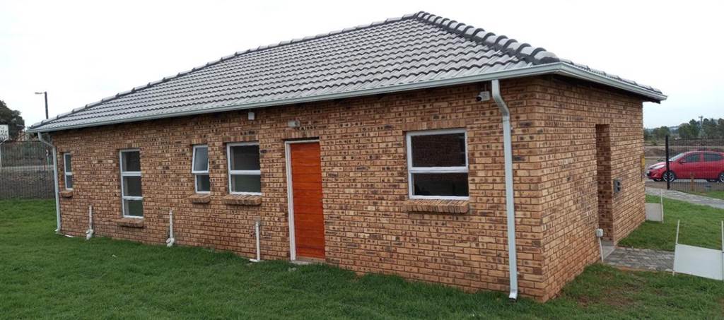 2 Bed House in Olievenhoutbosch photo number 2