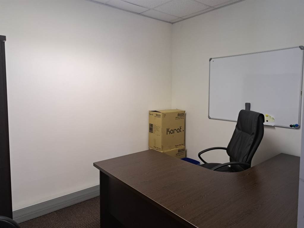 179  m² Office Space in Mt Edgecombe Estate 1 & 2 photo number 17