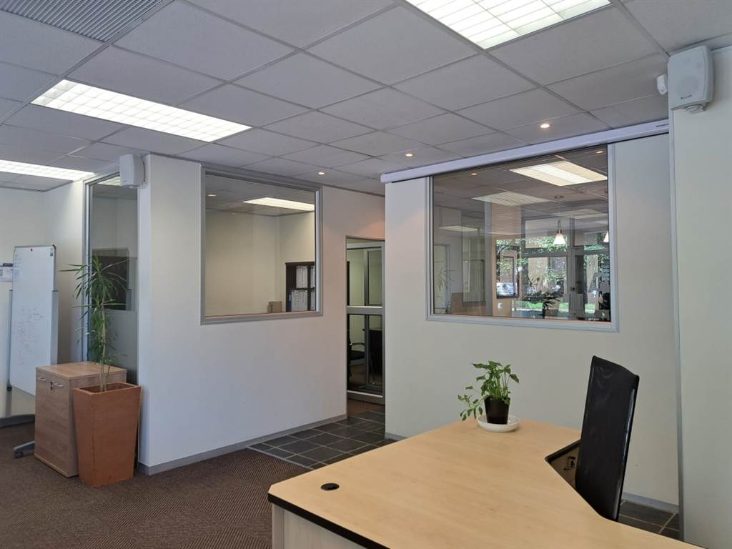 179  m² Office Space in Mt Edgecombe Estate 1 & 2 photo number 12
