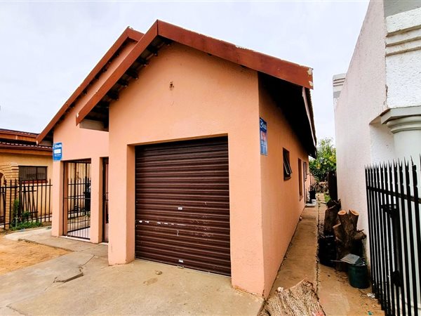 3 Bed House in Mmabatho unit 10