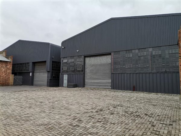 2 000  m² Industrial space