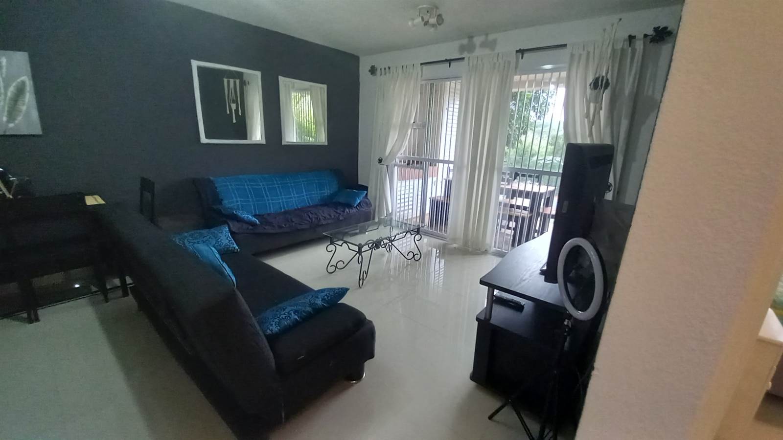 2 Bed House in Uvongo photo number 12