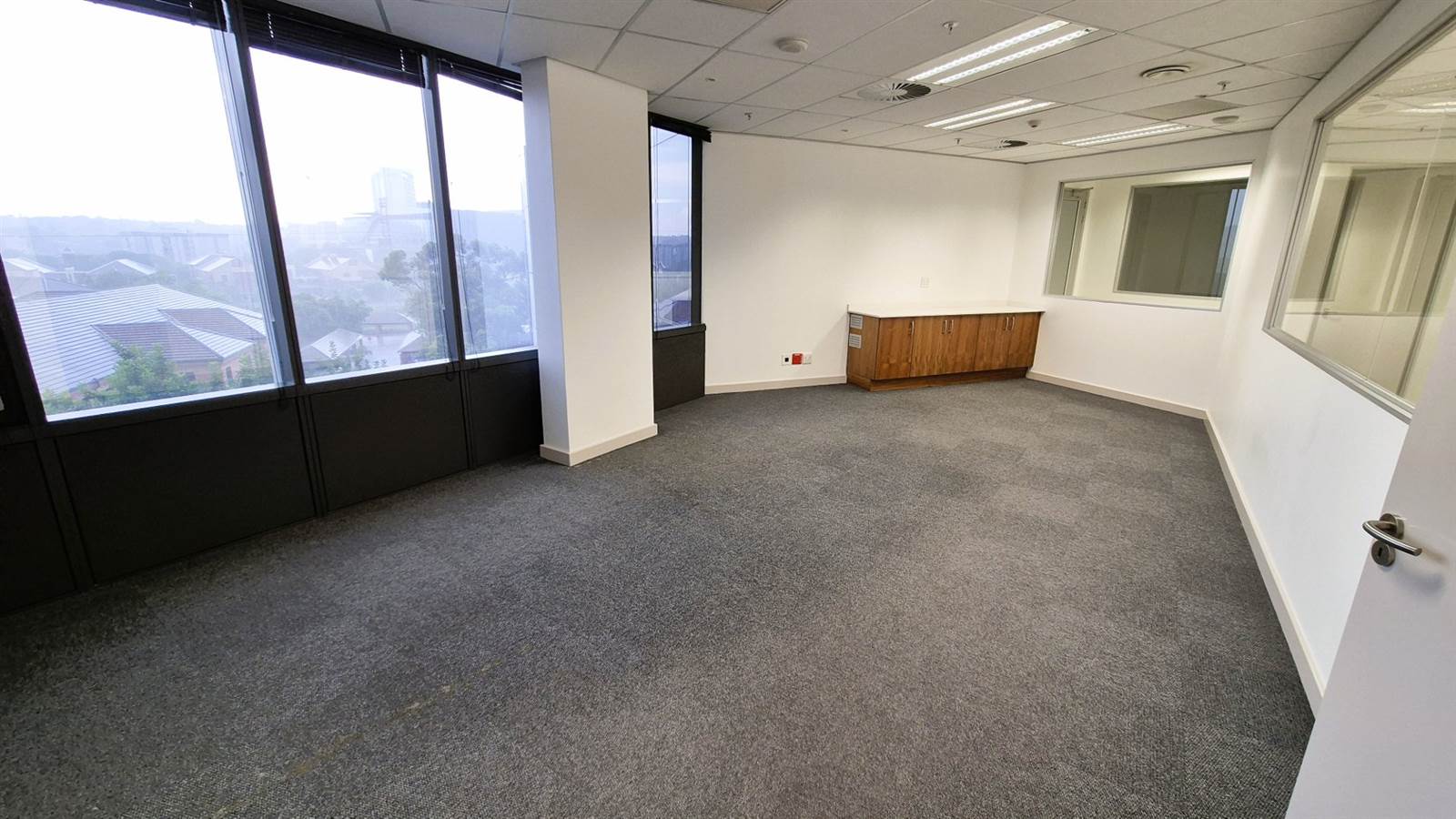 2071  m² Office Space in Menlyn photo number 7
