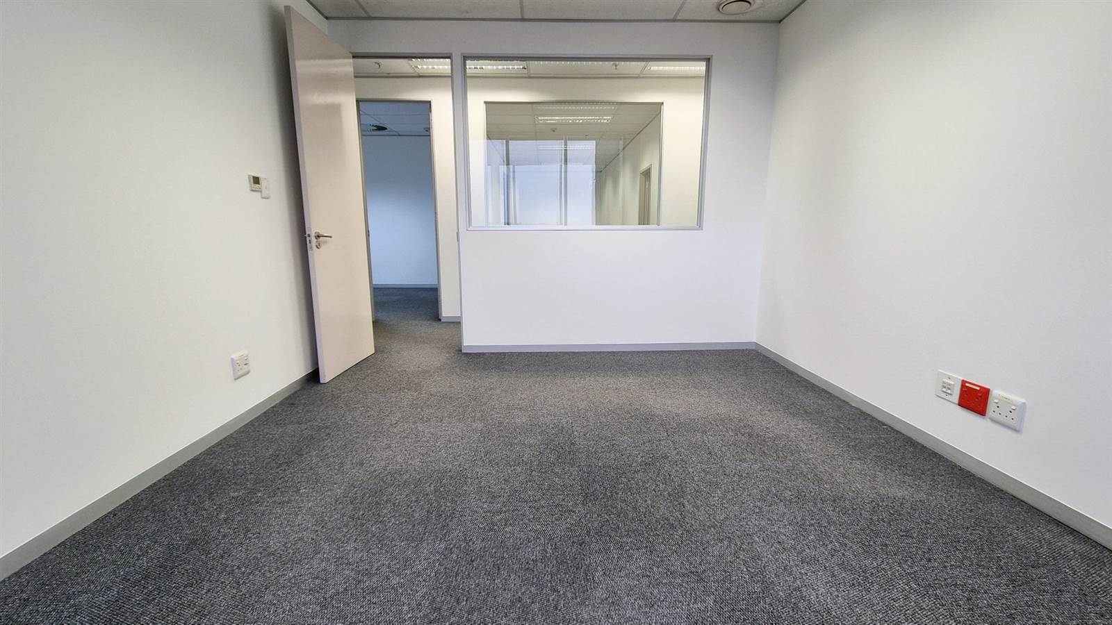 2071  m² Office Space in Menlyn photo number 10