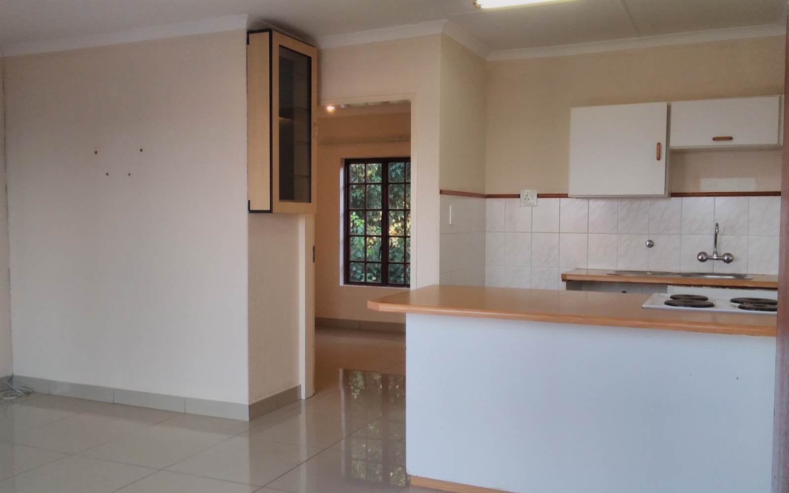 1 Bed Apartment in Constantia Kloof photo number 8