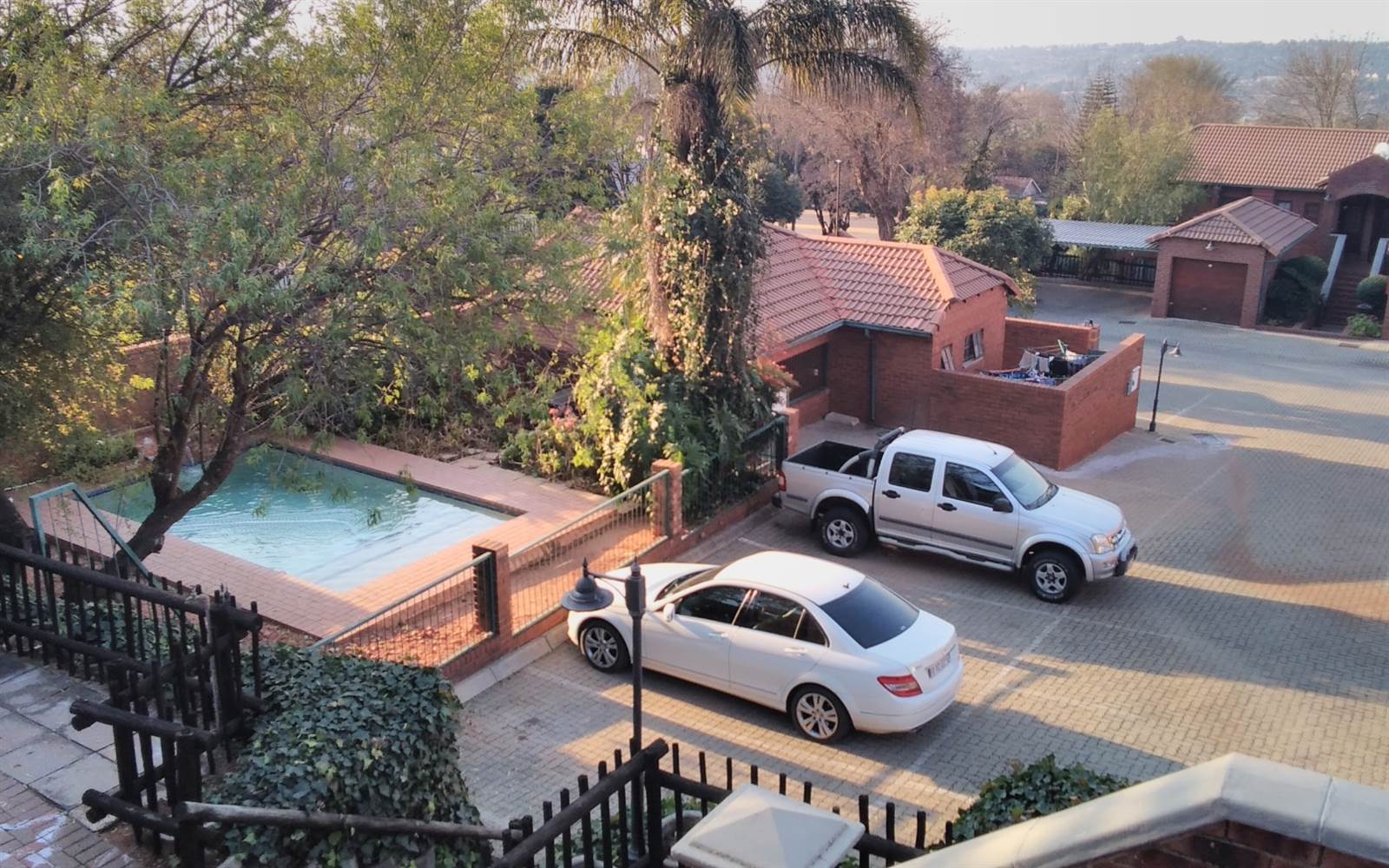 1 Bed Apartment in Constantia Kloof photo number 15