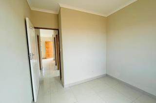 3 Bed House in Leondale photo number 8