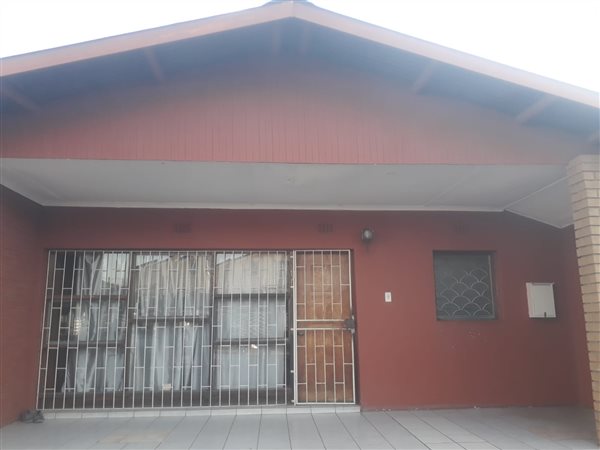 4 Bedroom House 4 Bedroom House