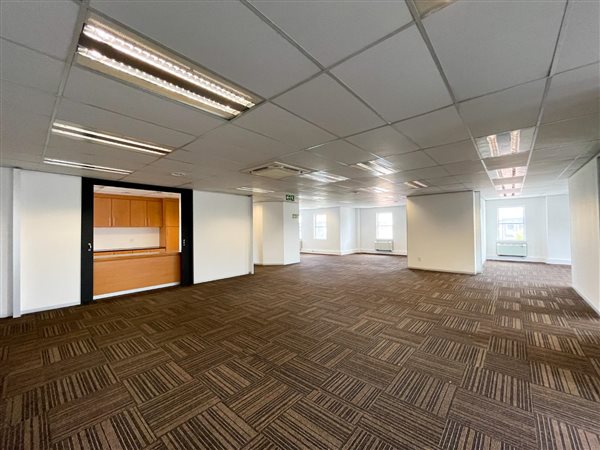 501  m² Office Space in Tyger Valley